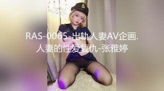 [MP4]颜值不错的黑丝小良家镜头前伺候大哥，舔着乳头吃着鸡巴，D上位无套抽插干出白浆，压在身下爆草貌似内射