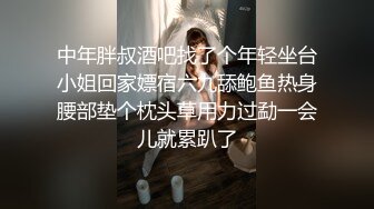 车展现场抄底大长腿美女车模和漂亮的美女职员