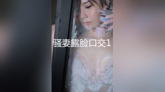 月月奥~这妹子很漂亮，为了赚钱买包包化妆品