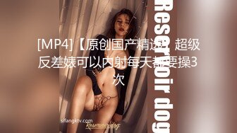 高能预警！10万粉极品身材颜值巅峰比女人还女人清纯外围T【小奶油】私拍，被金主各种玩肏，嗲声嗲气雌雄难辨直男最爱11 (10)