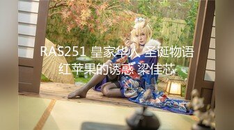 [MP4/ 1G] 渣女集中营全程露脸无毛白虎萝莉小妹，舌吻吃奶子玩逼道具抽插，跟狼友互动撩骚