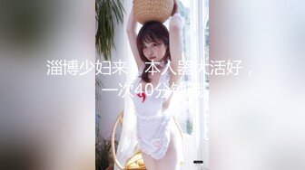 高颜值马尾辫美少女，青春期的女神啊，厕所偶遇碰上大姨妈还在，目睹沾着血液的阴穴，木耳有点黑！