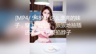 老婆发情，在落地窗前舔鸡巴，不知道对面有幸运儿看到没