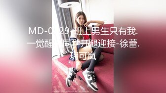 KK美女直播乱伦，玩自己的弟弟