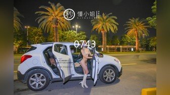 长发骚货长的不赖，活还好展现绝活，女上位骑乘无套啪啪侧入，暴力打桩内射